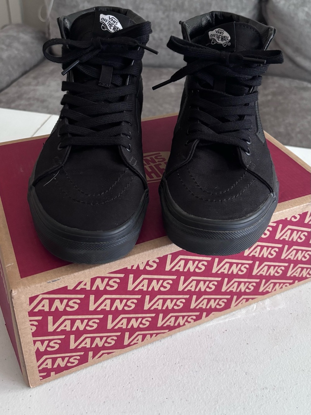 Vans Sk8-Hi Triple Black High Top Sneakers Women’s 9 / Men’s 7.5 EU 40